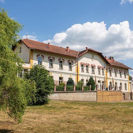 Pension V Parku Чески-Штернберк Экстерьер фото