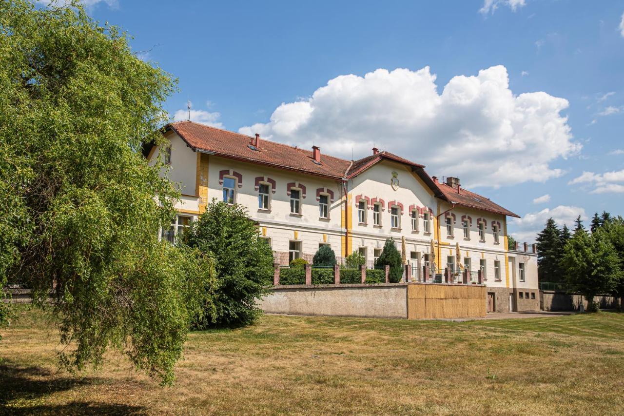 Pension V Parku Чески-Штернберк Экстерьер фото