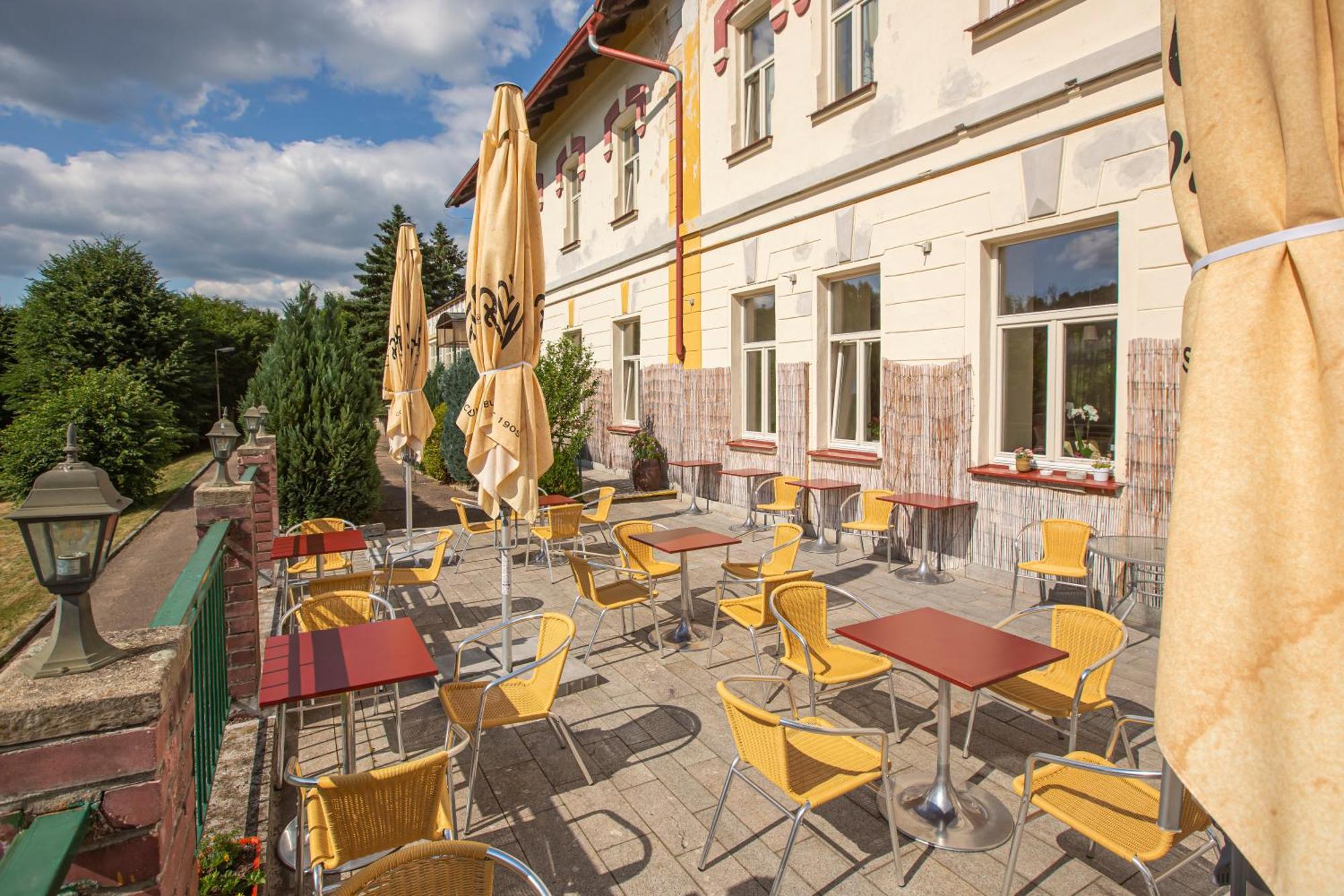 Pension V Parku Чески-Штернберк Экстерьер фото