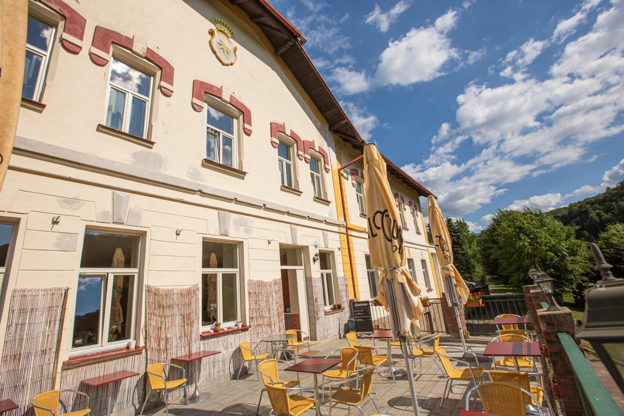 Pension V Parku Чески-Штернберк Экстерьер фото